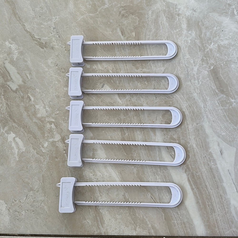 6 piece Safety 1st childproof cabinet locks
